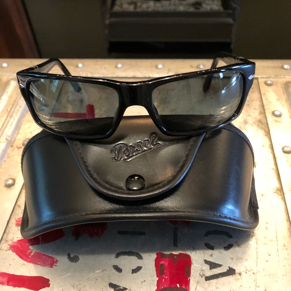 Persol sunglasses with case 😎